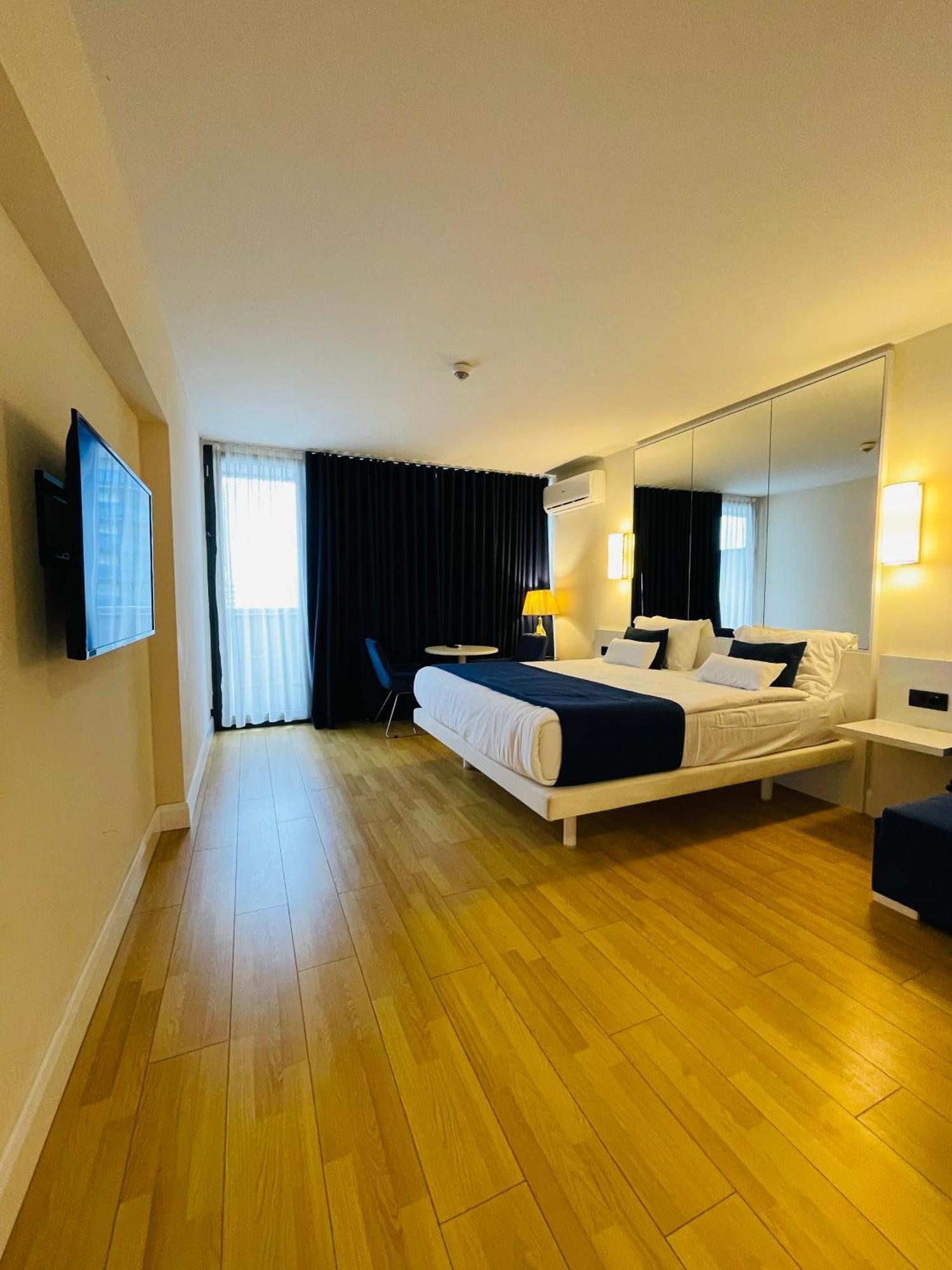 Batumi Floor40 Hotel Kültér fotó